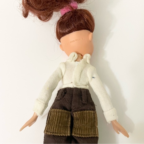 Bratz Doll Phoebe MGA Doll - Picture 13 of 16